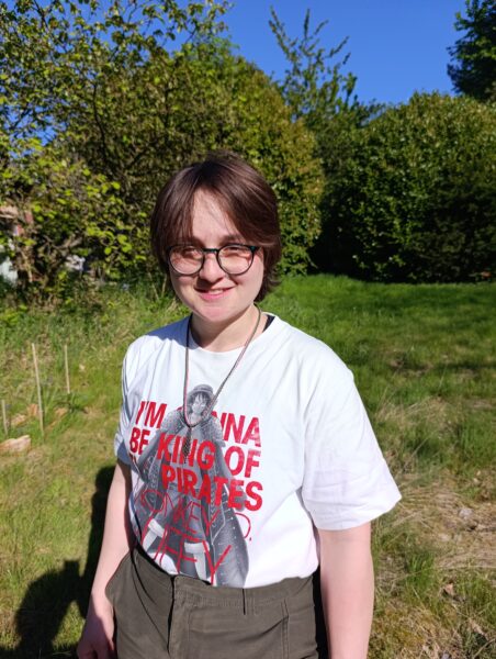 Hadisha Shoudoueva est étudiante en médecine à la KU Leuven et milite au sein de l'association « Médecine pour le peuple ».