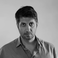 Guillaume Orignac est réalisateur et auteur d’essais sur la culture contemporaine. Ses analyses paraissent régulièrement dans Le Monde Diplomatique.